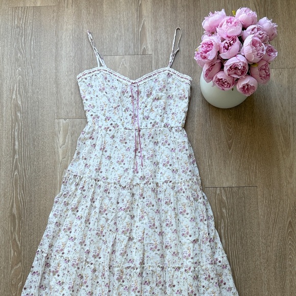 Trixxi Dresses & Skirts - Floral Dress